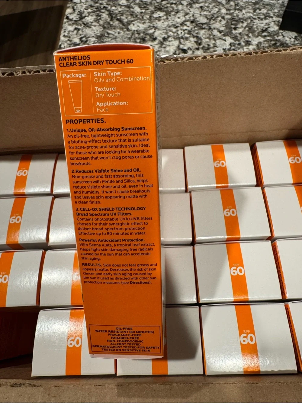 ANTHELIOS CLEAR SKIN OIL FREE SUNSCREEN SPF 60